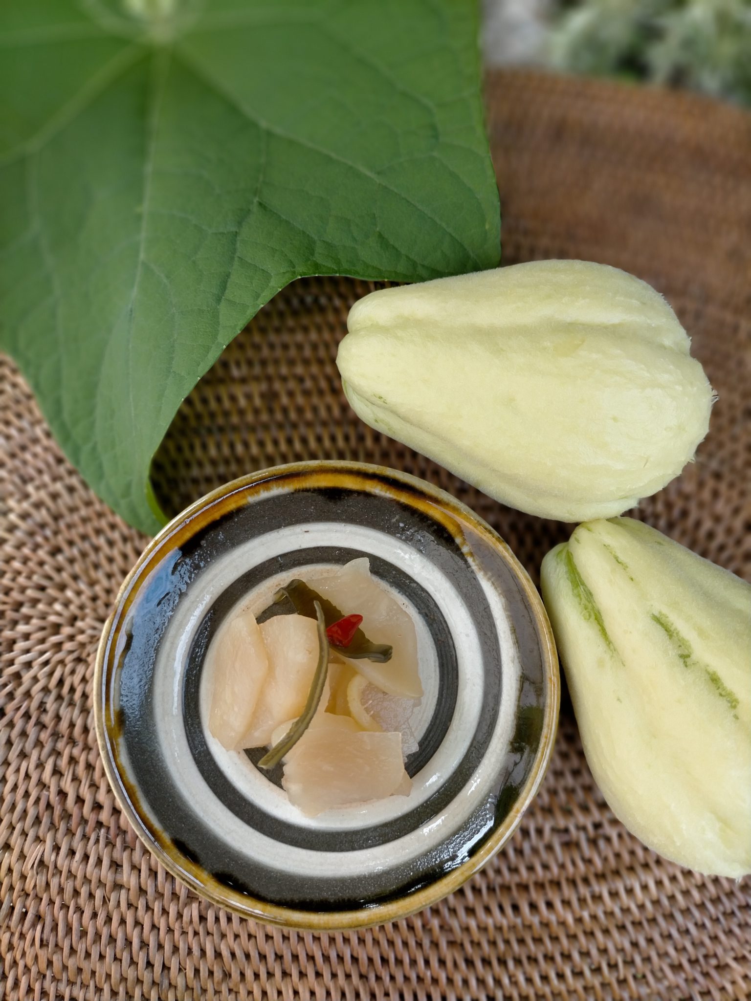 Making Chayote pickles｜着物アクティビティ 川道商店 大分